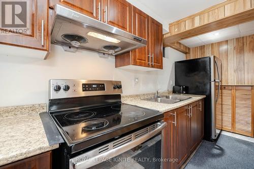 5 Gondola Crescent, Brampton, ON - Indoor Photo Showing Kitchen With Double Sink