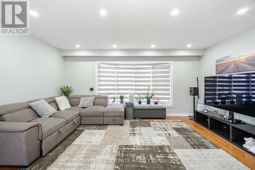 5 Gondola Crescent, Brampton, ON - Indoor Photo Showing Living Room