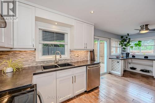 2145 Bosack Court, Mississauga (Sheridan), ON - Indoor Photo Showing Kitchen With Double Sink