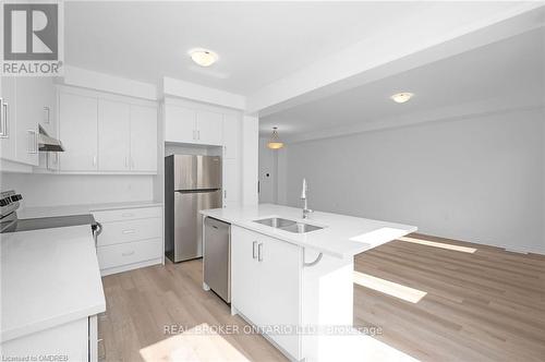 1200 Anson Gate, Oakville, ON - Indoor Photo Showing Kitchen With Stainless Steel Kitchen With Double Sink