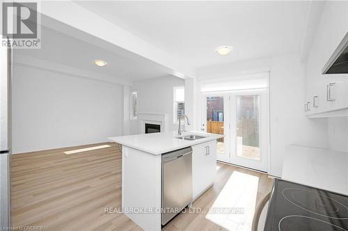 1200 Anson Gate, Oakville, ON - Indoor Photo Showing Kitchen