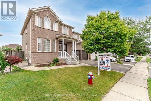 6 Courtsfield Crescent, Brampton (Fletcher'S Meadow), ON 