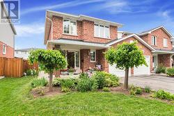 16 CHELSEA CRESCENT  Hamilton (Stoney Creek), ON L8E 5N3