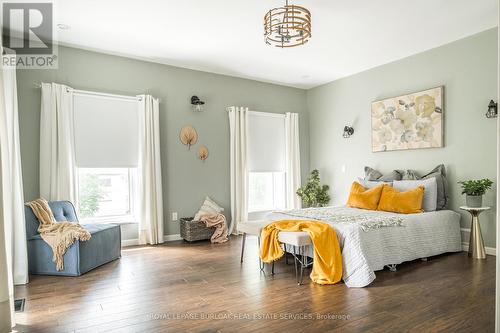 371 Maple Avenue S, Brant (Burford), ON - Indoor Photo Showing Bedroom