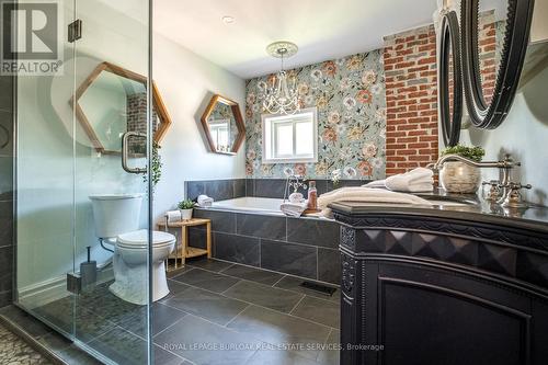 371 Maple Avenue S, Brant (Burford), ON - Indoor Photo Showing Bathroom