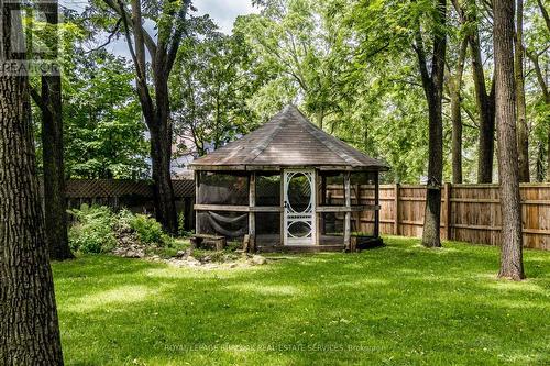 371 Maple Avenue S, Brant (Burford), ON - Outdoor With Backyard