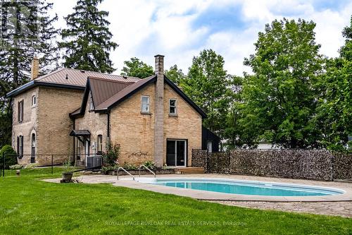 371 Maple Avenue S, Brant (Burford), ON - Outdoor With In Ground Pool