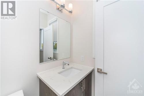 809 Star Private, Ottawa, ON - Indoor Photo Showing Bathroom