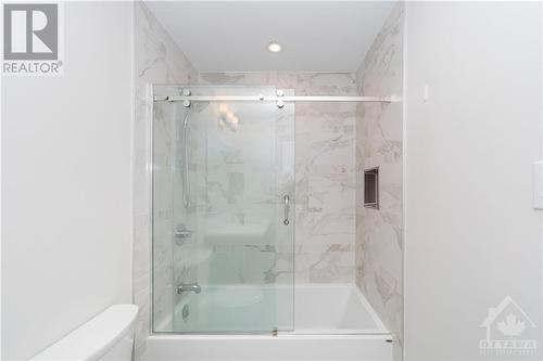 809 Star Private, Ottawa, ON - Indoor Photo Showing Bathroom