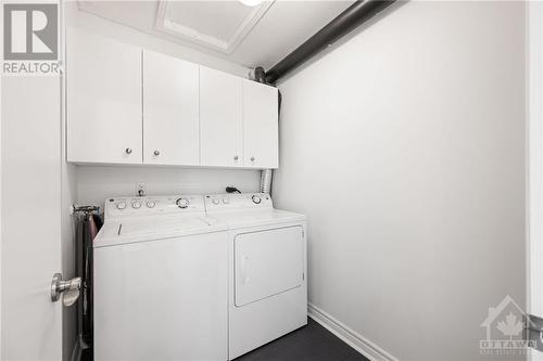 209C Woodfield Drive, Ottawa, ON - Indoor Photo Showing Laundry Room