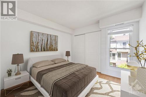 209C Woodfield Drive, Ottawa, ON - Indoor Photo Showing Bedroom