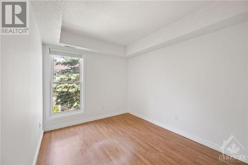 209C Woodfield Drive, Ottawa, ON - Indoor Photo Showing Other Room