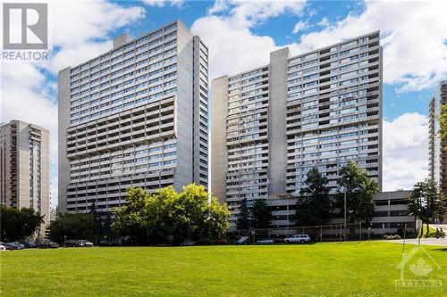 530 Laurier Avenue W Unit#909, Ottawa, ON - Outdoor With Facade