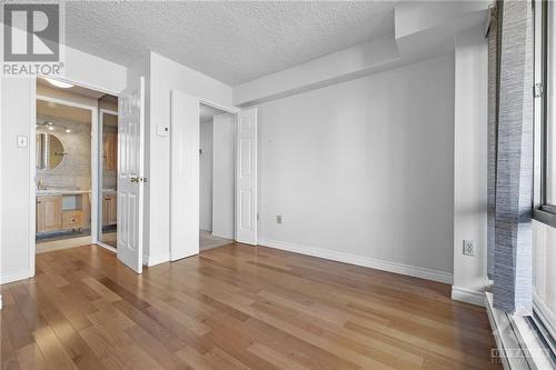 530 Laurier Avenue W Unit#909, Ottawa, ON - Indoor Photo Showing Other Room