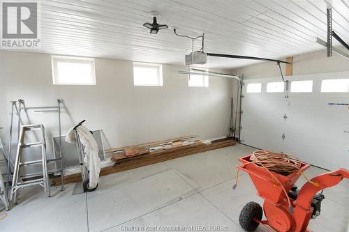 121 First Street, Wallaceburg, ON - Indoor Photo Showing Garage