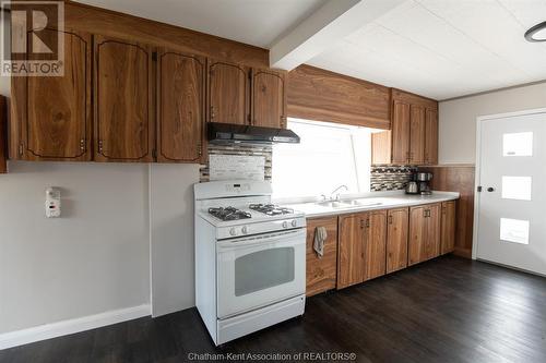 121 First Street, Wallaceburg, ON - Indoor Photo Showing Kitchen