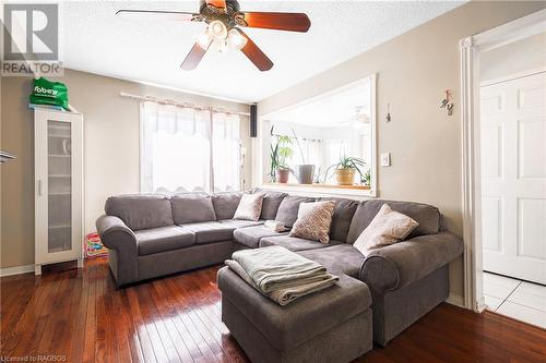 1964 Romina Street, Innisfil, ON - Indoor Photo Showing Living Room