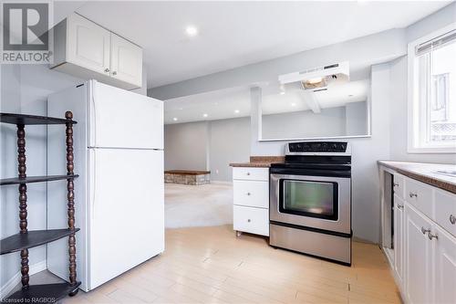 1964 Romina Street, Innisfil, ON - Indoor Photo Showing Kitchen