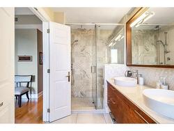 Ensuite bathroom - 