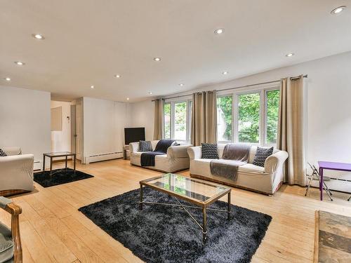 Salon - 11 Rue St-Paul O., Sainte-Agathe-Des-Monts, QC - Indoor Photo Showing Living Room