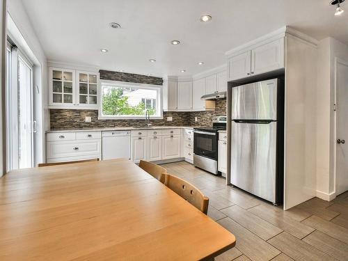 Cuisine - 11 Rue St-Paul O., Sainte-Agathe-Des-Monts, QC - Indoor Photo Showing Kitchen With Upgraded Kitchen