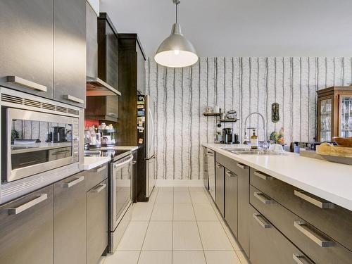 Cuisine - 7-2735 Rue Racine, Longueuil (Saint-Hubert), QC - Indoor Photo Showing Kitchen With Double Sink With Upgraded Kitchen