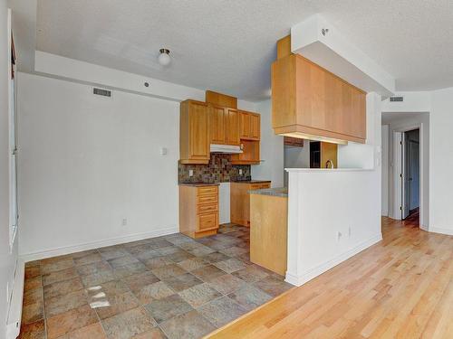 Kitchen - 305-3285 Rue Jean-Brillant, Montréal (Côte-Des-Neiges/Notre-Dame-De-Grâce), QC - Indoor Photo Showing Kitchen