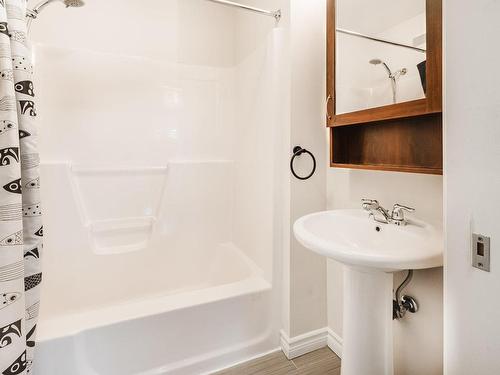 Salle de bains - 3249 Rue Lacordaire, Montréal (Mercier/Hochelaga-Maisonneuve), QC - Indoor Photo Showing Bathroom