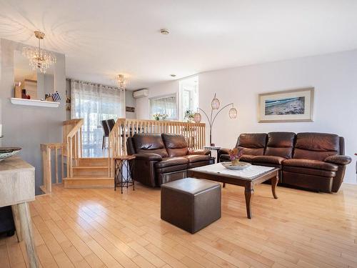 Interior - 805 Rue Malraux, Laval (Sainte-Dorothée), QC - Indoor Photo Showing Living Room