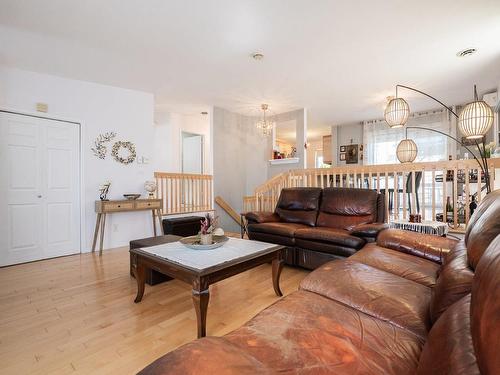 Salon - 805 Rue Malraux, Laval (Sainte-Dorothée), QC - Indoor Photo Showing Living Room