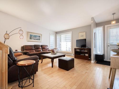 Living room - 805 Rue Malraux, Laval (Sainte-Dorothée), QC - Indoor Photo Showing Living Room