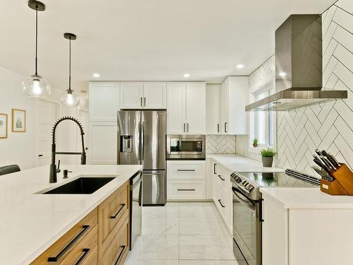 Cuisine - 1014 Rue Bresse, Ascot Corner, QC - Indoor Photo Showing Kitchen With Upgraded Kitchen