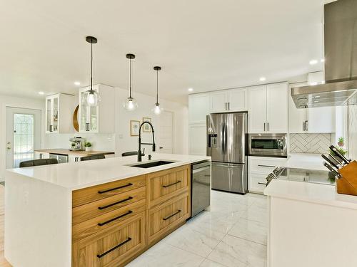 Cuisine - 1014 Rue Bresse, Ascot Corner, QC - Indoor Photo Showing Kitchen With Upgraded Kitchen