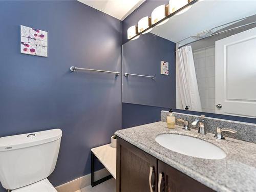 304-2515 Dowler Pl, Victoria, BC - Indoor Photo Showing Bathroom