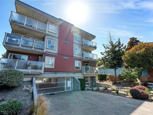 304-2515 Dowler Pl, Victoria, BC - Outdoor