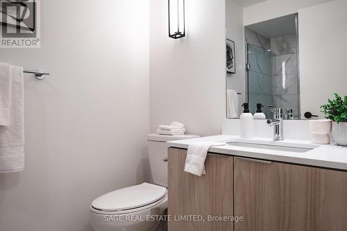 204 - 123 Portland Street, Toronto (Waterfront Communities), ON - Indoor Photo Showing Bathroom