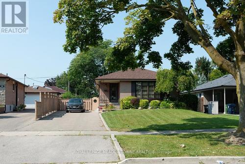 98 Silverstone Drive, Toronto (Mount Olive-Silverstone-Jamestown), ON - Outdoor