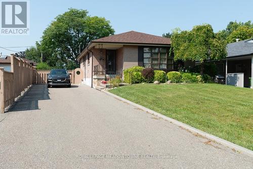 98 Silverstone Drive, Toronto (Mount Olive-Silverstone-Jamestown), ON - Outdoor