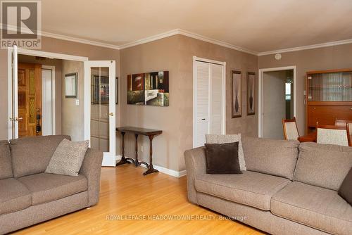 98 Silverstone Drive, Toronto (Mount Olive-Silverstone-Jamestown), ON - Indoor Photo Showing Living Room