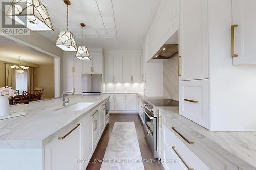 133 Cannes Avenue, Vaughan (Vellore Village), ON - Indoor Photo Showing Kitchen With Upgraded Kitchen