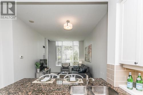 108 - 111 Upper Duke Crescent S, Markham (Unionville), ON - Indoor Photo Showing Kitchen With Double Sink