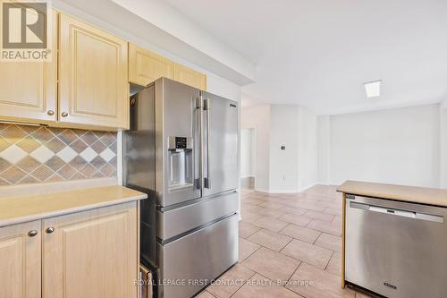 36 Batteaux Street, Barrie, ON - Indoor Photo Showing Kitchen