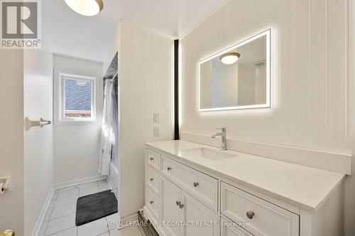 36 Batteaux Street, Barrie (Ardagh), ON - Indoor Photo Showing Bathroom