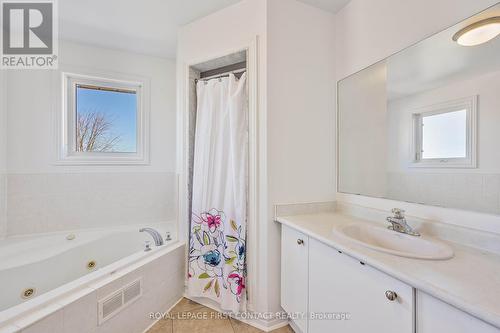 36 Batteaux Street, Barrie (Ardagh), ON - Indoor Photo Showing Bathroom