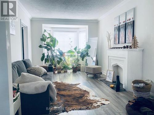 766 Eglinton Avenue E, Toronto (Leaside), ON - Indoor Photo Showing Living Room With Fireplace