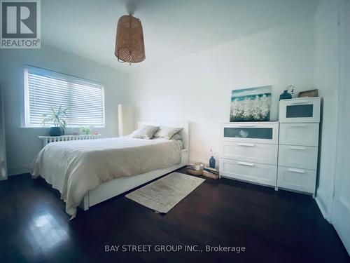 766 Eglinton Avenue E, Toronto (Leaside), ON - Indoor Photo Showing Bedroom