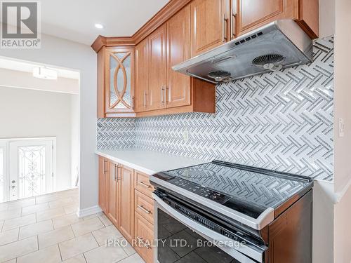 80 Winterfold Drive, Brampton (Madoc), ON - Indoor Photo Showing Kitchen