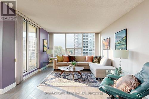 708 - 50 Quebec Avenue, Toronto (High Park North), ON - Indoor Photo Showing Living Room