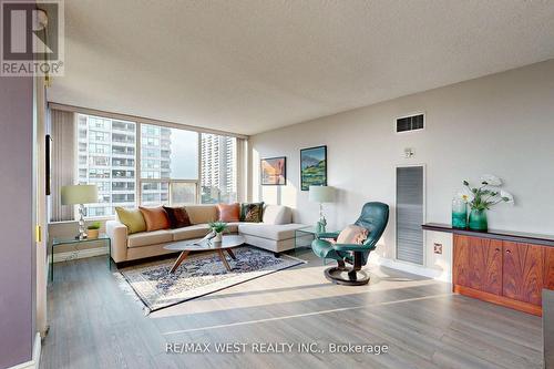 708 - 50 Quebec Avenue, Toronto (High Park North), ON - Indoor Photo Showing Living Room