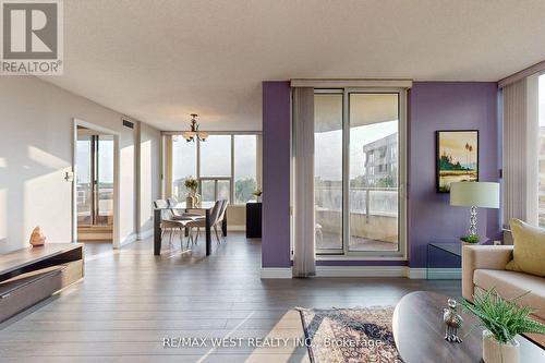 708 - 50 Quebec Avenue, Toronto (High Park North), ON - Indoor Photo Showing Living Room